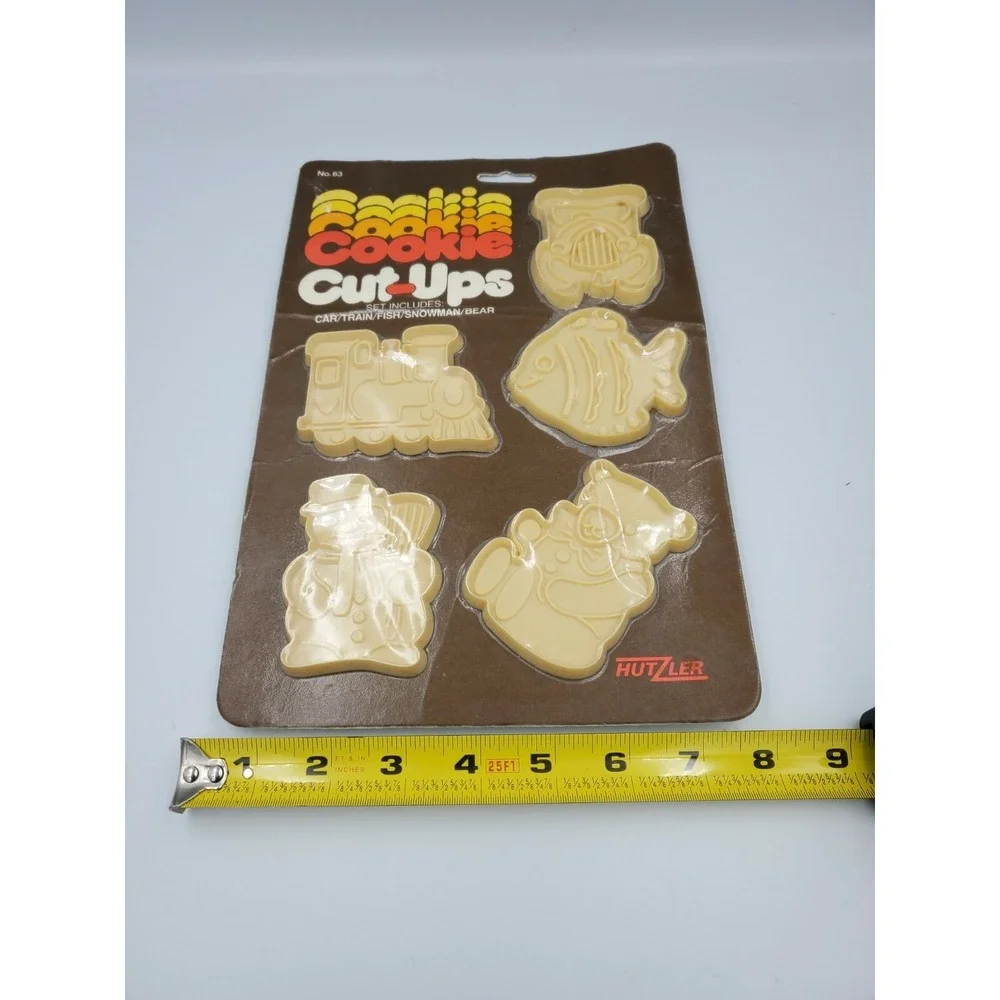 Vintage Cookie Cutters Hutzler Set‎ of 5 Cookie Cutters Sealed Bear Fish Animals
